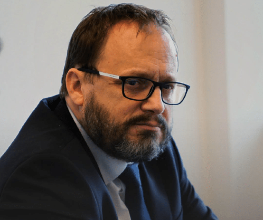 Kármán András szerint százmilliárdot bukhatott volna az állam az M6-oson – visszautasítja a vádakat az MKIF